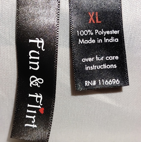 Fun & Flirt - Picture 5 of 5